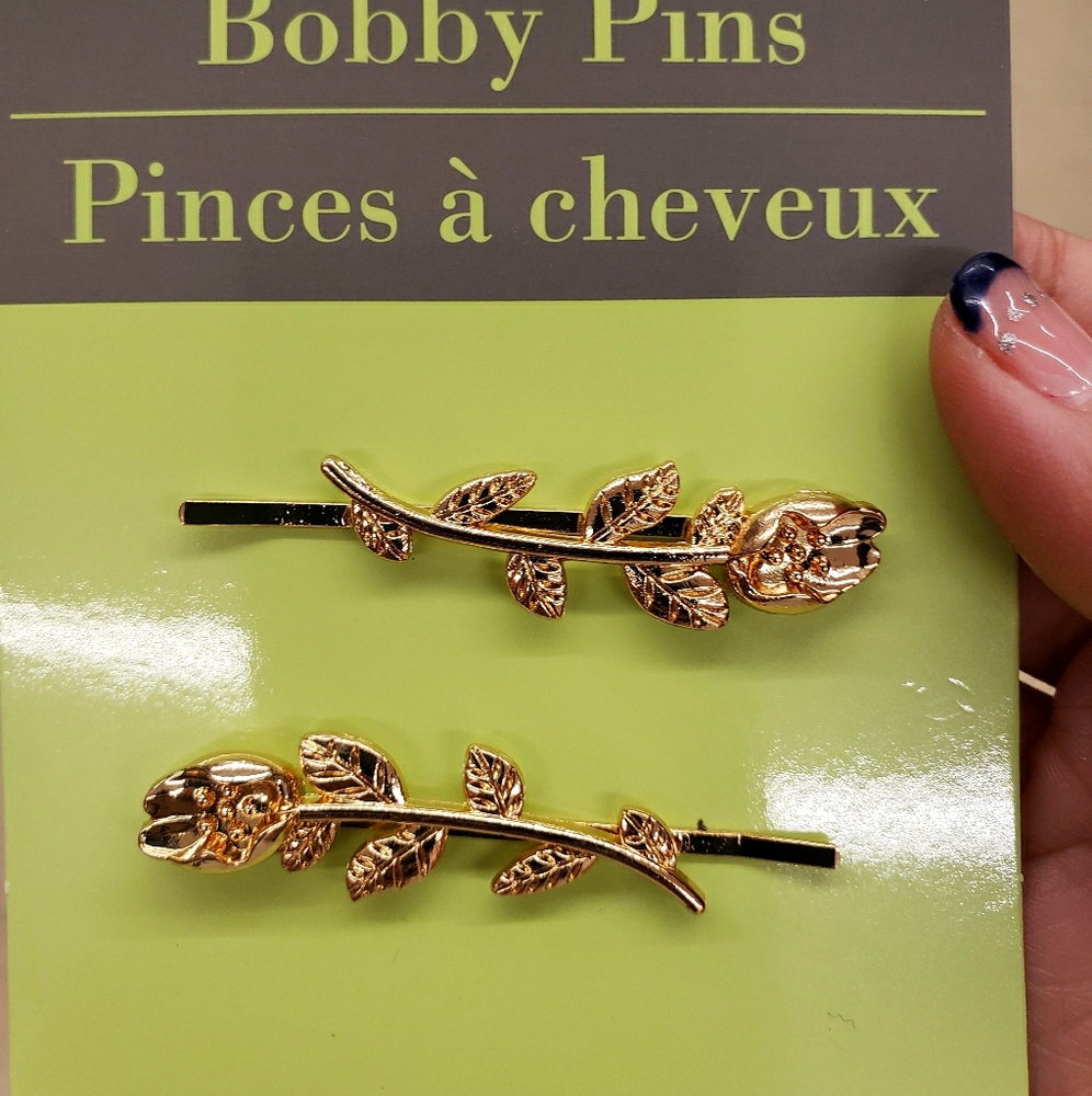 🌹Gold colored rose bobby pins 🌹